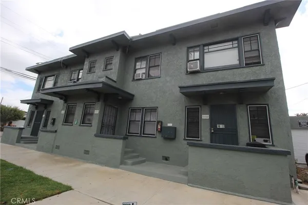 $1,449,000 | 216 Esperanza Avenue, Long Beach, CA 90802