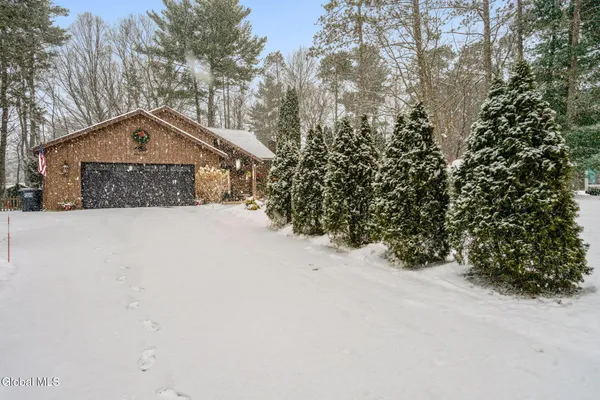 $425,000 | 38 May Apple Way, Malta, NY 12020