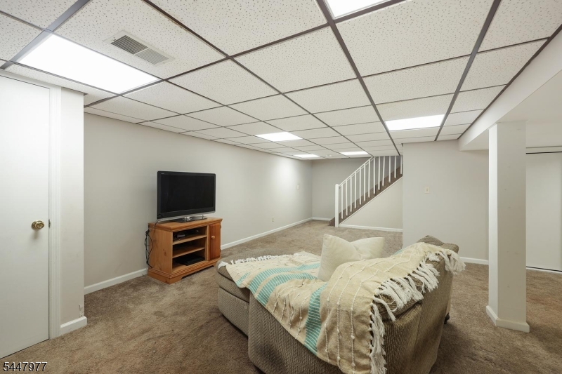77 Rohill Road Hillsborough, NJ 08844 - Photo 34 of 39 Gallery Image 34