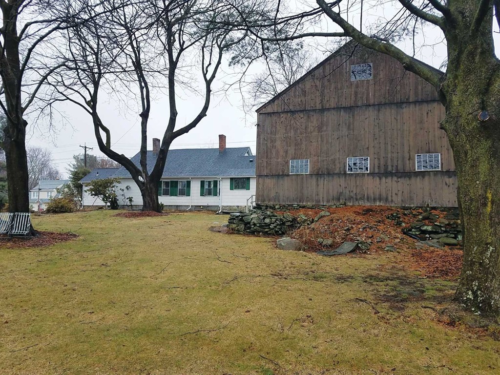 530 Massasoit Road Worcester, MA 01604 - Photo 4 of 29 Gallery Image 4