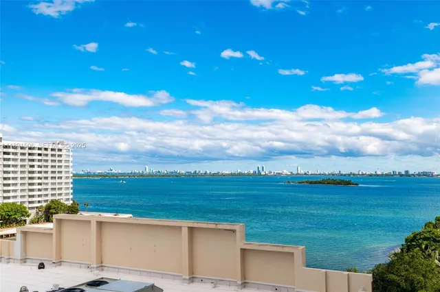 $440,000 | 2000 North Bayshore Drive, Unit 907, Miami, FL 33137