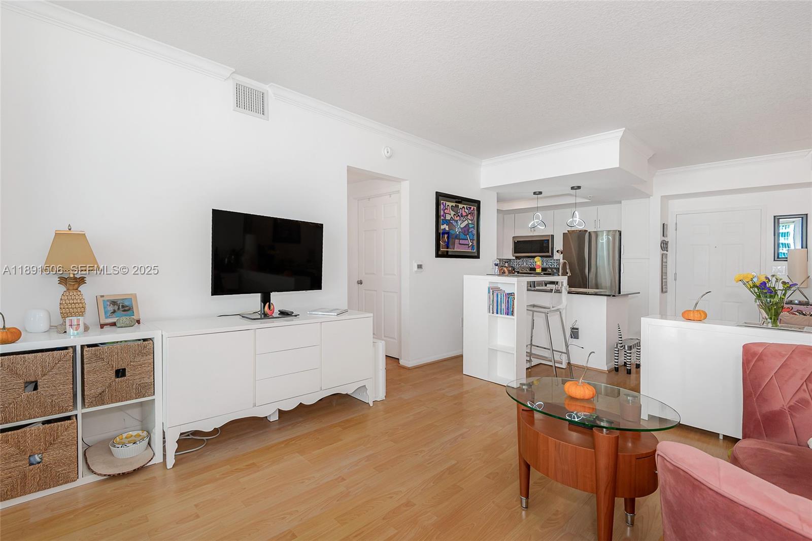 2000 North Bayshore Drive, Unit 907 Miami, FL 33137 - Photo 12 of 51 view to kitchen