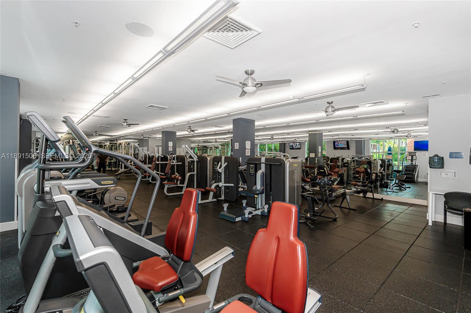 2000 North Bayshore Drive, Unit 907 Miami, FL 33137 - Photo 29 of 51 Large Technogym open daily 6am-10pm!