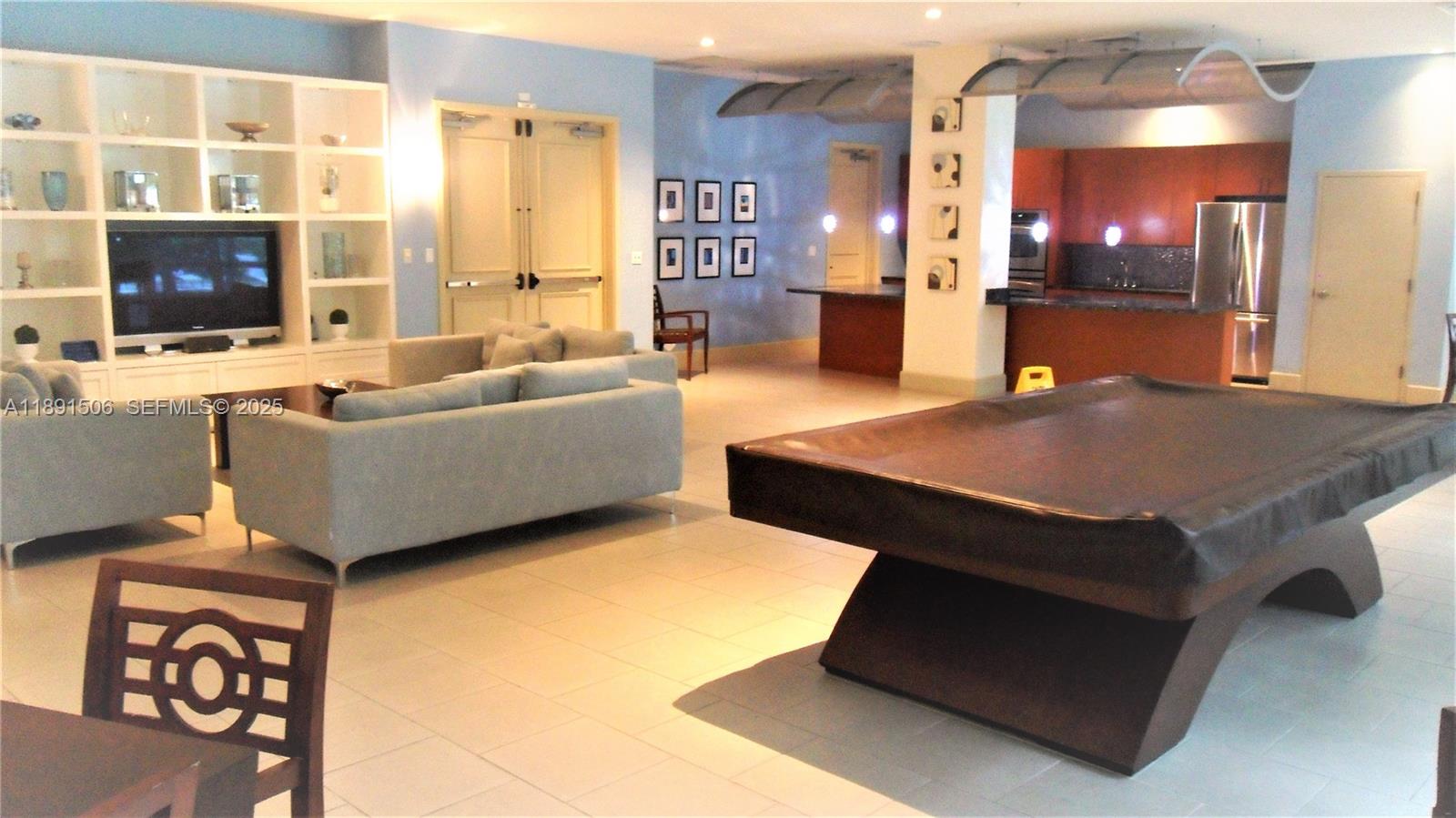 2000 North Bayshore Drive, Unit 907 Miami, FL 33137 - Photo 30 of 51 Clubroom w/pool table