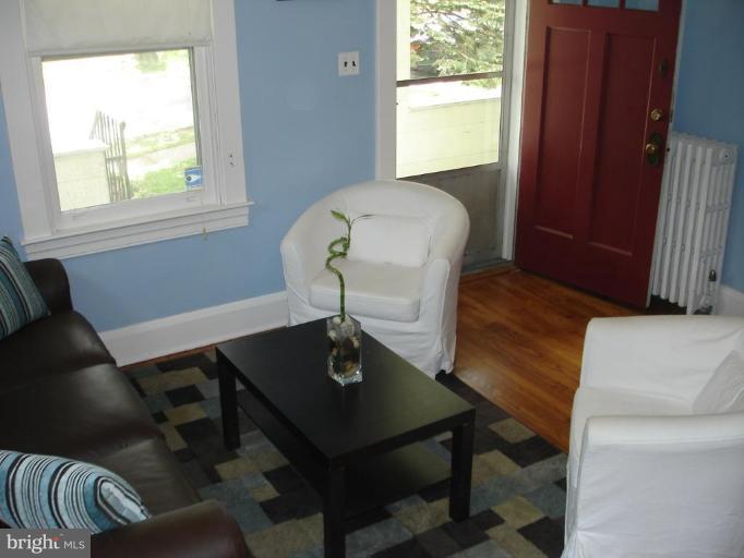 5208 Catalpha Road Baltimore, MD 21214 - Photo 2 of 23 Living Room