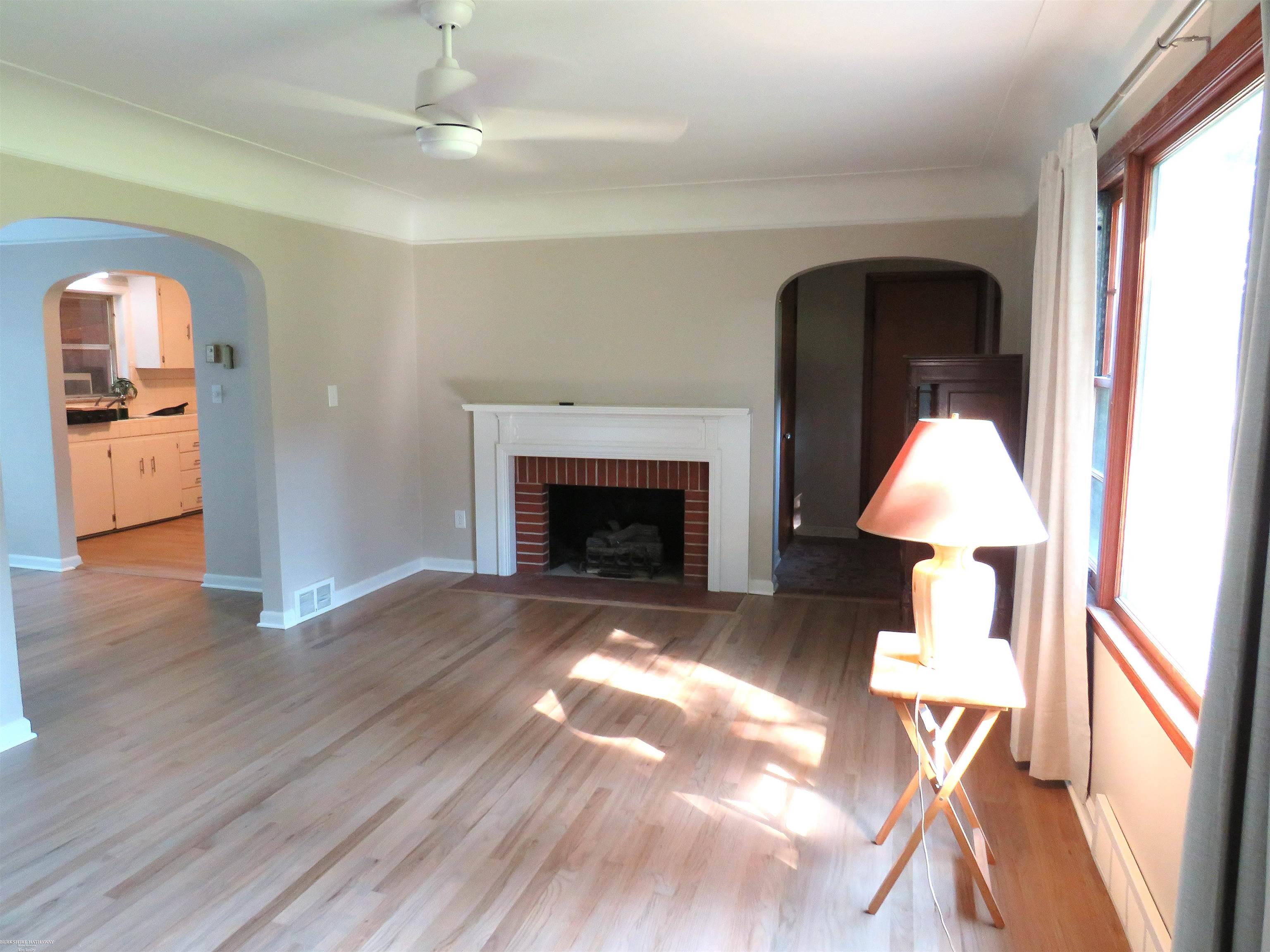 42501 Utica Road Sterling Heights, MI 48314 - Photo 4 of 17