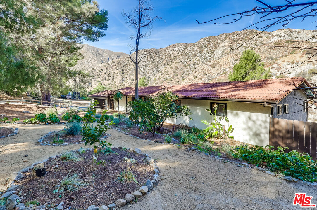 4137 Big Tujunga Canyon Road Tujunga, CA 91042 - Photo 11 of 57 Gallery Image 11