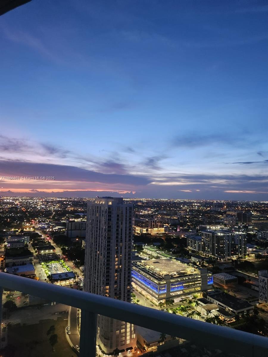 1900 North Bayshore Drive, Unit 4112 Miami, FL 33132 - Photo 19 of 20 a view of a city
