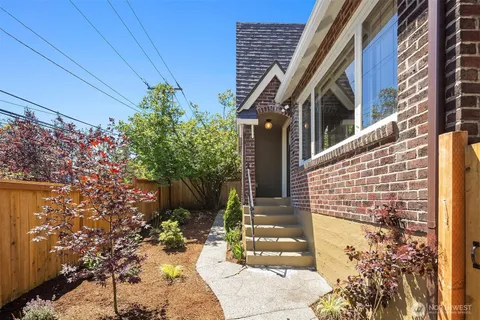 $1,000,000 | 1618 Northeast 80th Street, Seattle, WA 98115