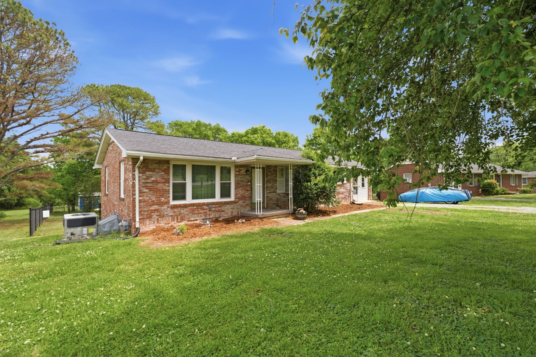 1313 Raby Avenue Shelbyville, TN 37160 - Photo 3 of 33