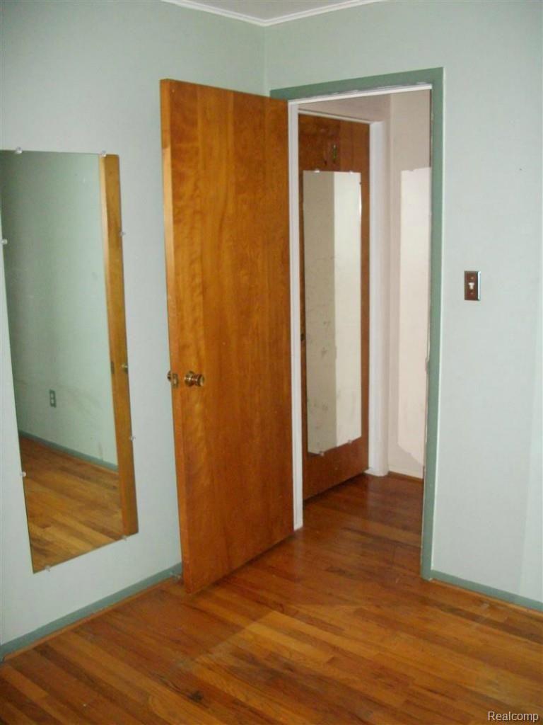 14957 Newburgh Road Livonia, MI 48154 - Photo 14 of 30 Newburgh (14) (Large).jpg