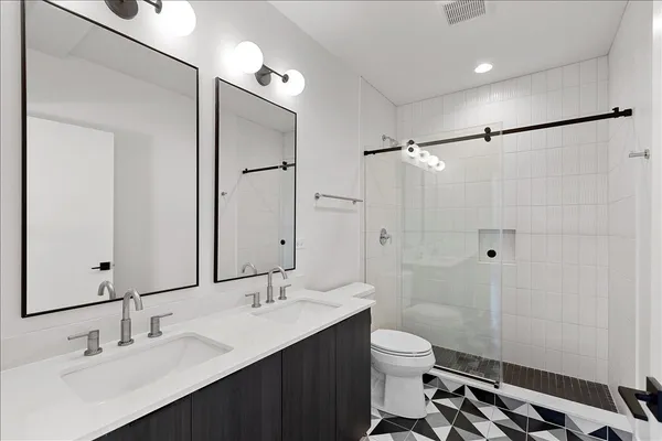 $4,435 | 1801 West Grand Avenue, Unit 401, Chicago, IL 60622