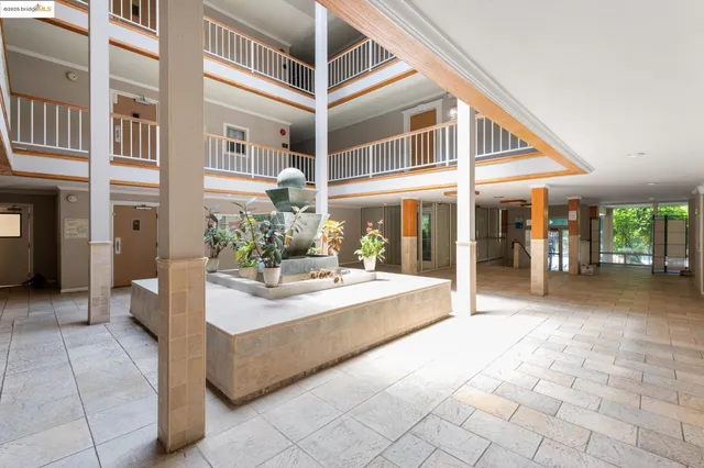 $669,000 | 466 Crescent Street, Unit 401, Oakland, CA 94610