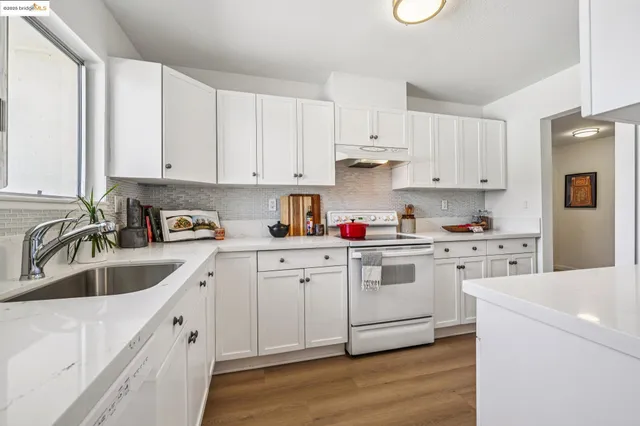 $669,000 | 466 Crescent Street, Unit 401, Oakland, CA 94610