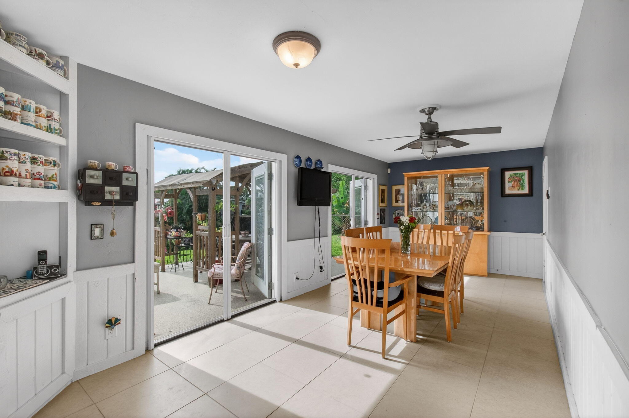 1060 Old Boynton Road Boynton Beach, FL 33426 - Photo 15 of 47 a dining room with furniture and window