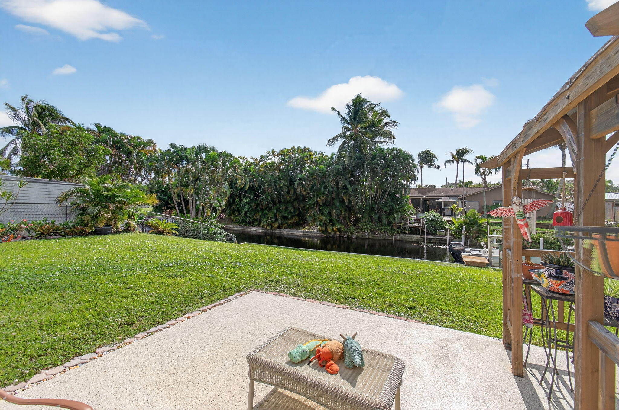 1060 Old Boynton Road Boynton Beach, FL 33426 - Photo 35 of 47 a view of a garden from a roof deck