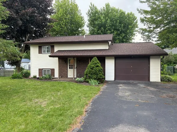 $284,900 | 1127 Bonnie View Drive, Sturgeon Bay, WI 54235