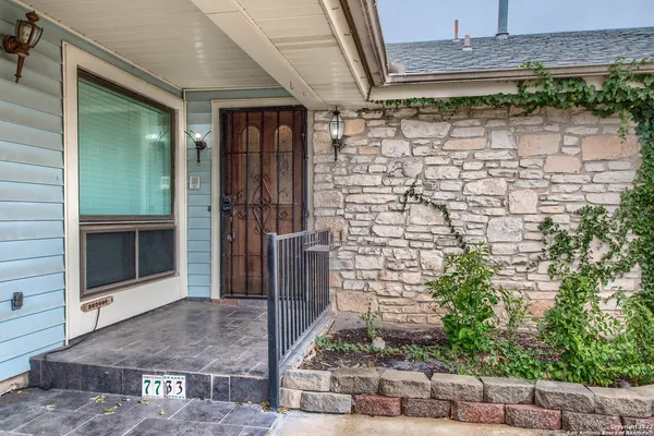 $1,950 | 7733 Dry Canyon Trail, Live Oak, TX 78233