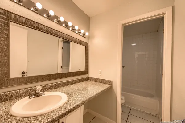 $1,950 | 7733 Dry Canyon Trail, Live Oak, TX 78233