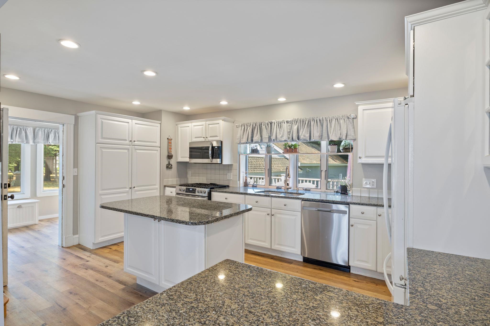 183 Winnacunnet Road Hampton, NH 03842 - Photo 13 of 28