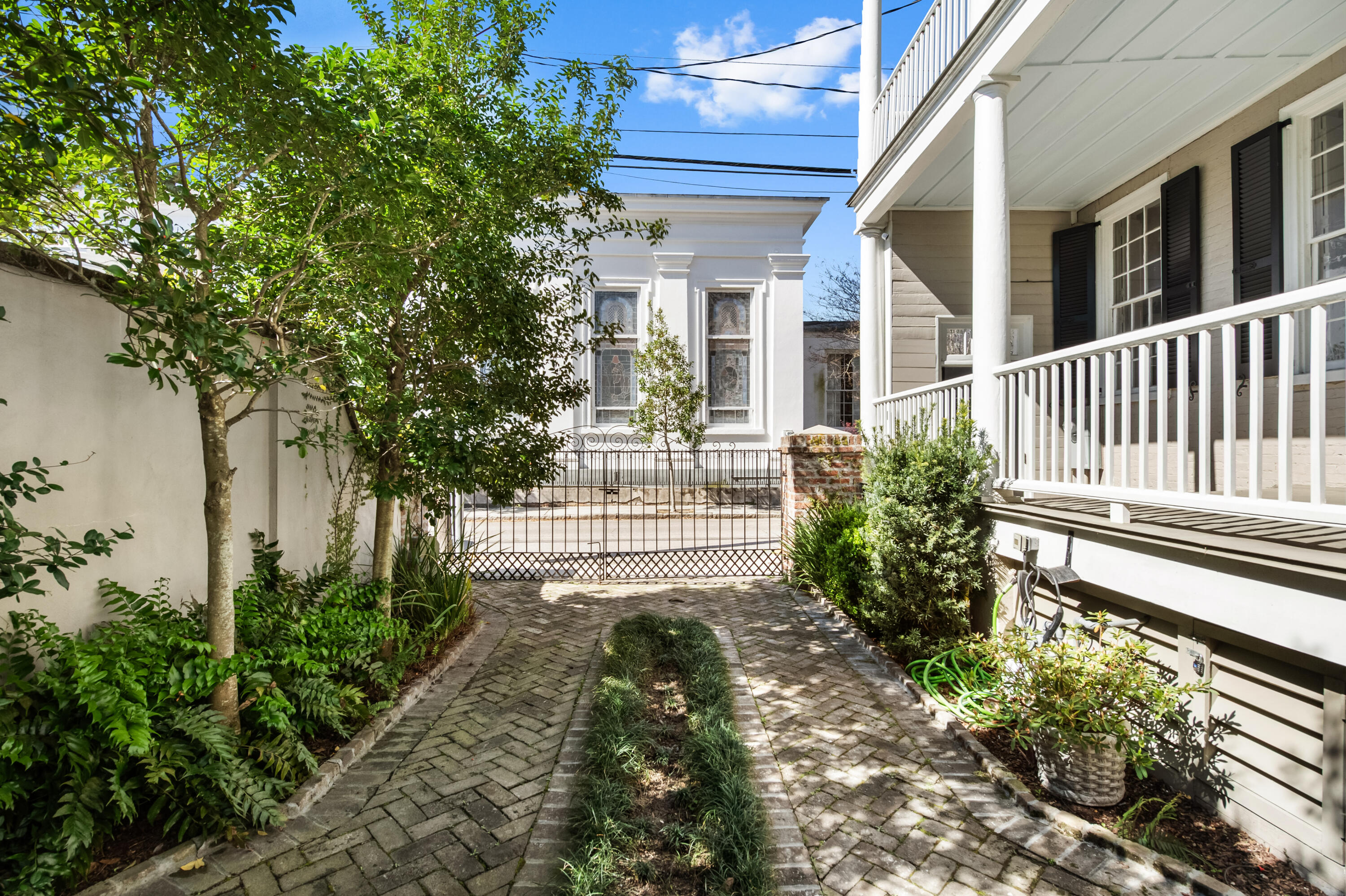 34 Anson Street Charleston, SC 29401 - Photo 4 of 45 BELINDA_34 ANSON ST_TRIPP SMITH PHOTOGRA