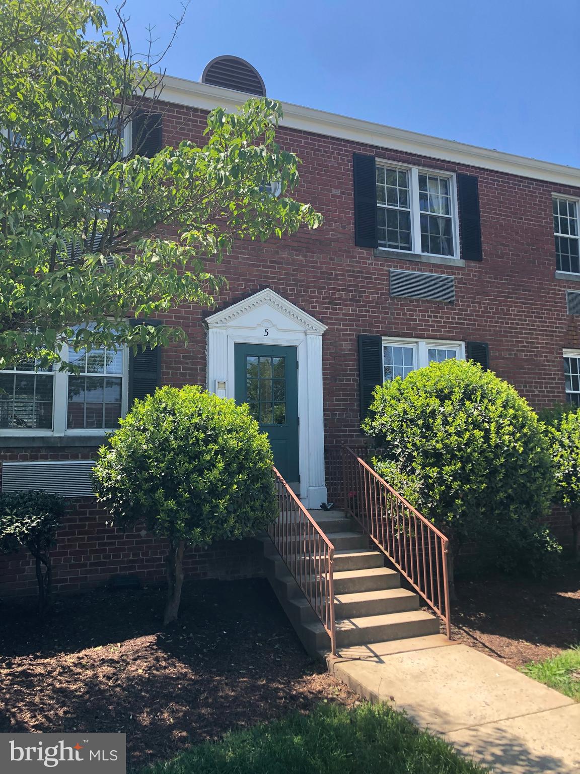 5 East Glebe Road, Unit C Alexandria, VA 22305 - Photo 2 of 26