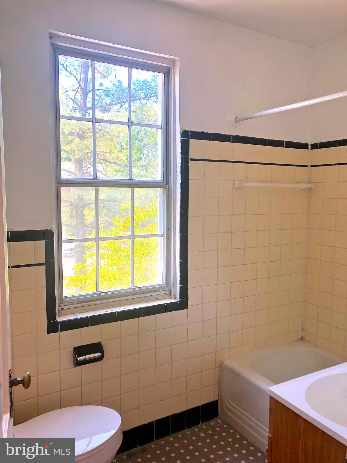 5 East Glebe Road, Unit C Alexandria, VA 22305 - Photo 11 of 26 Bathroom