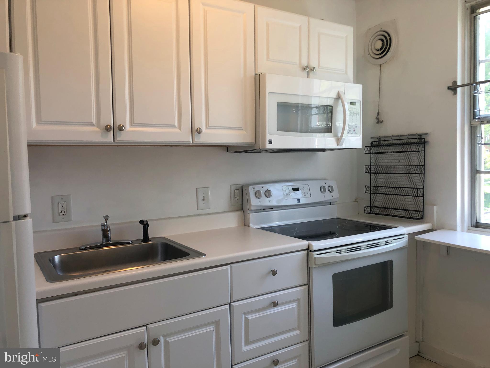 5 East Glebe Road, Unit C Alexandria, VA 22305 - Photo 4 of 26