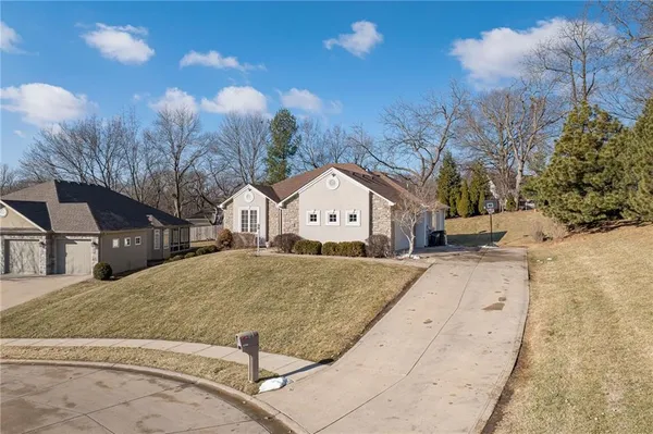 $420,000 | 4109 Hidden Valley Drive, St. Joseph, MO 64506