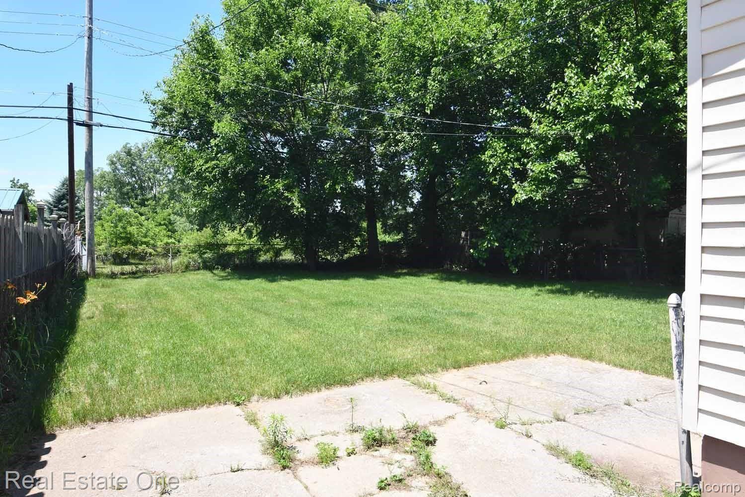 5705 Branch Road Flint, MI 48506 - Photo 5 of 25 DSC_2713.jpg