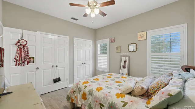 $721,000 | 226 Broken Arrow, Floresville, TX 78114