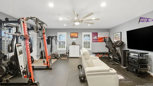 $721,000 | 226 Broken Arrow, Floresville, TX 78114