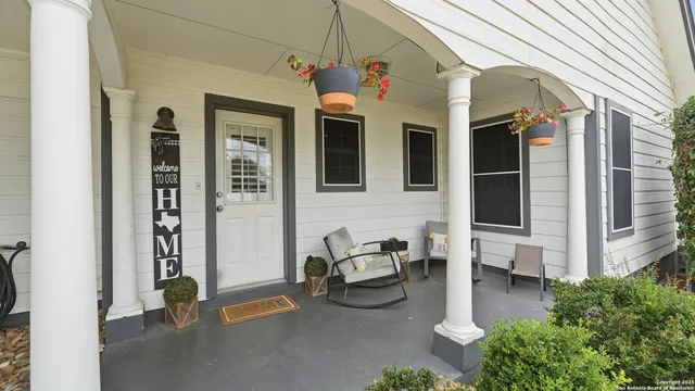 $721,000 | 226 Broken Arrow, Floresville, TX 78114