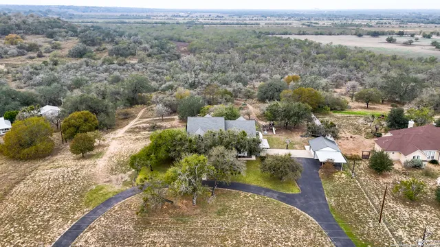 $721,000 | 226 Broken Arrow, Floresville, TX 78114
