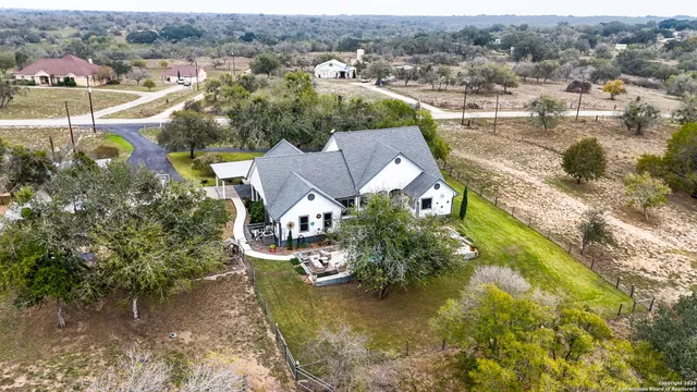 $721,000 | 226 Broken Arrow, Floresville, TX 78114