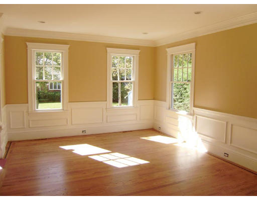 28 Lorna Road Newton, MA 02459 - Photo 4 of 7