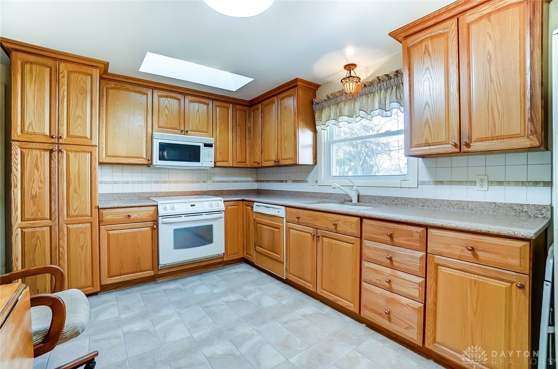 5247 West Ridgewood Road Springfield, OH 45503 - Photo 14 of 43
