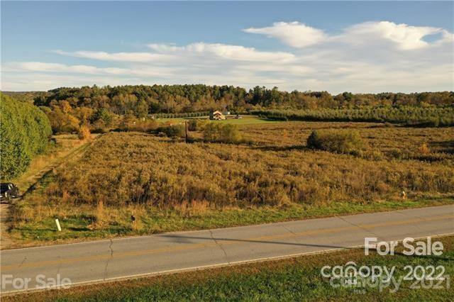 9999 Pace Road Hendersonville, NC 28792 - Photo 2 of 6 a view of an ocean