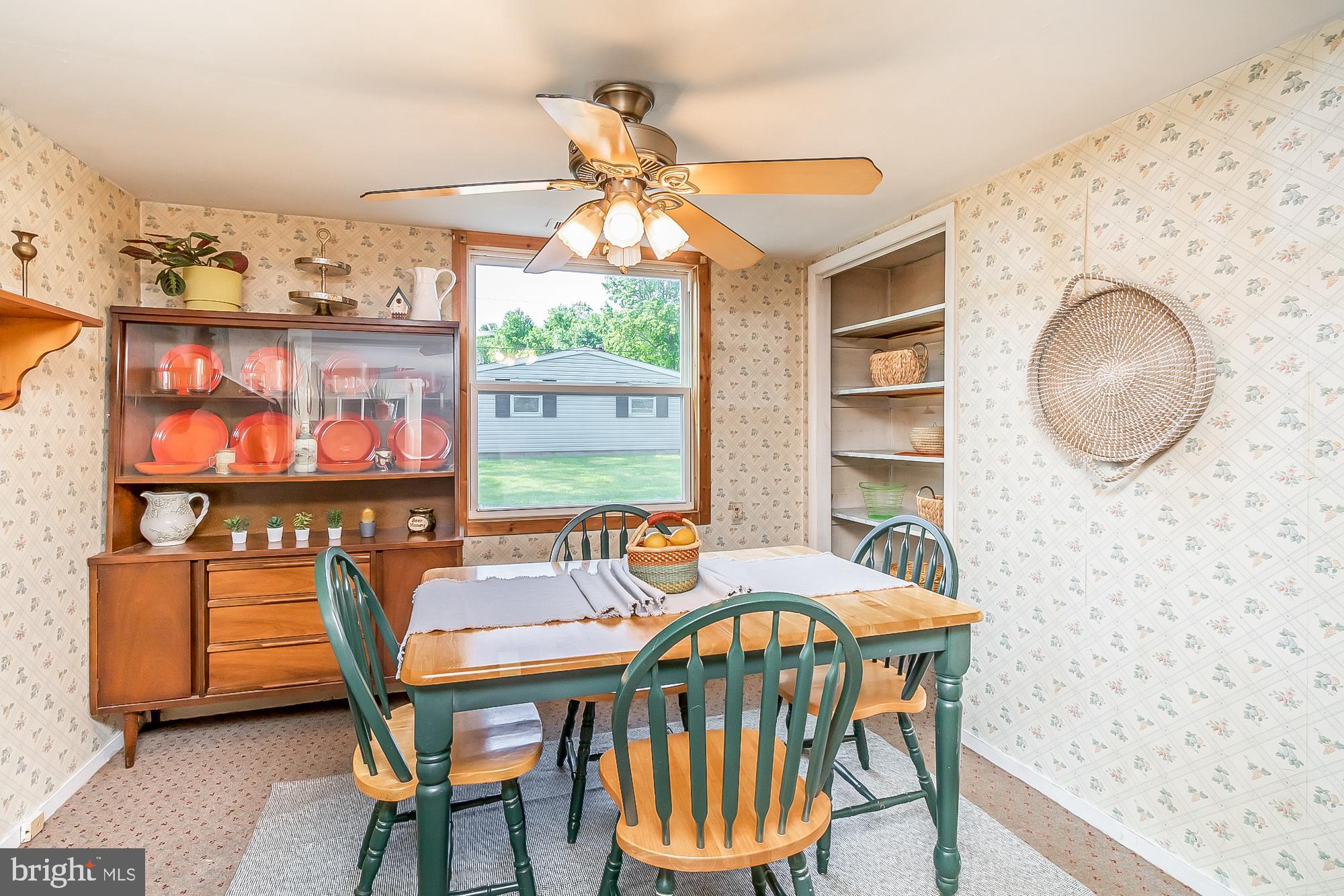 325 Flying Point Road Edgewood, MD 21040 - Photo 12 of 31 Eat-in kitchen and pantry
