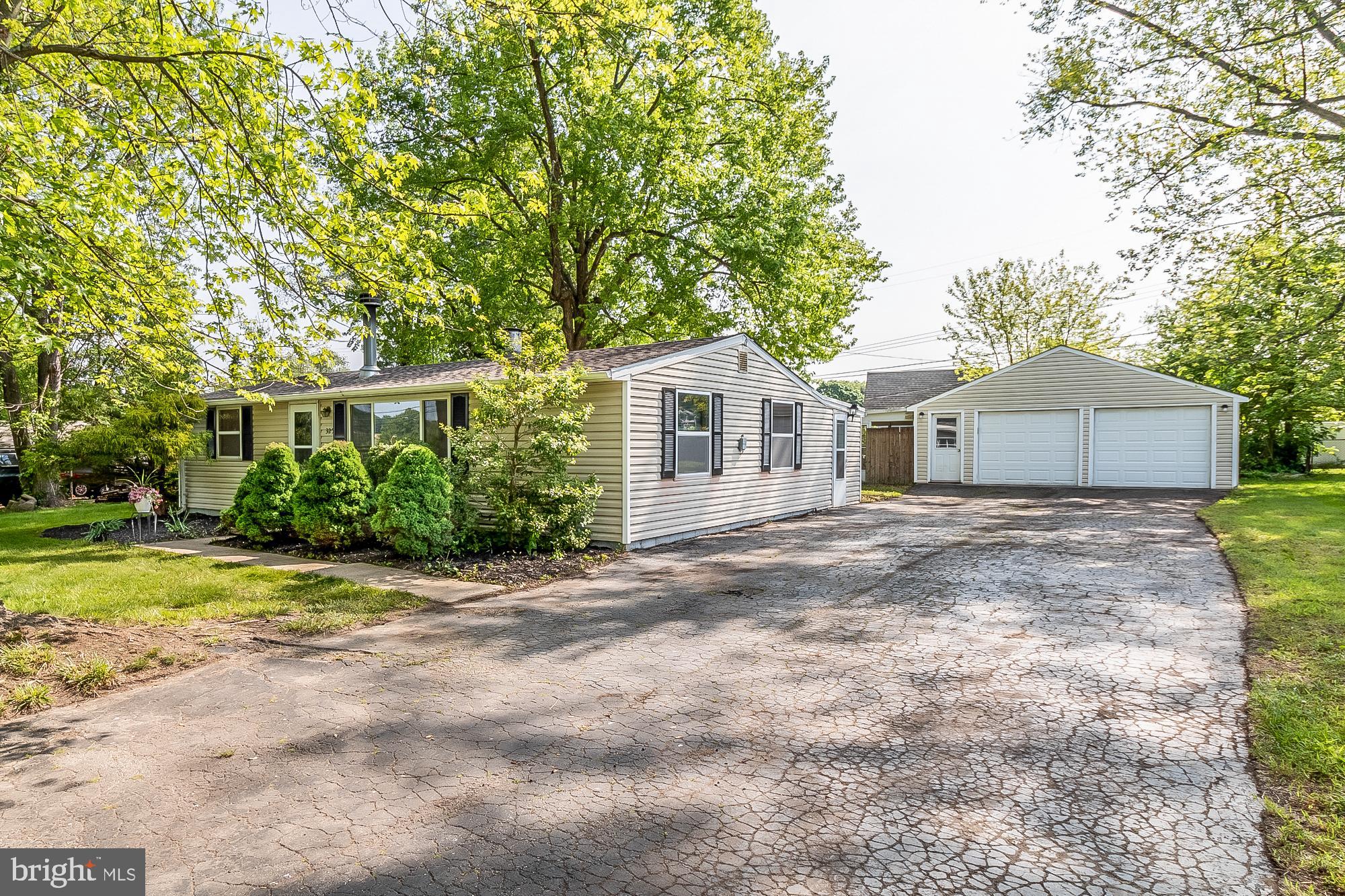 325 Flying Point Road Edgewood, MD 21040 - Photo 22 of 31 Large driveway