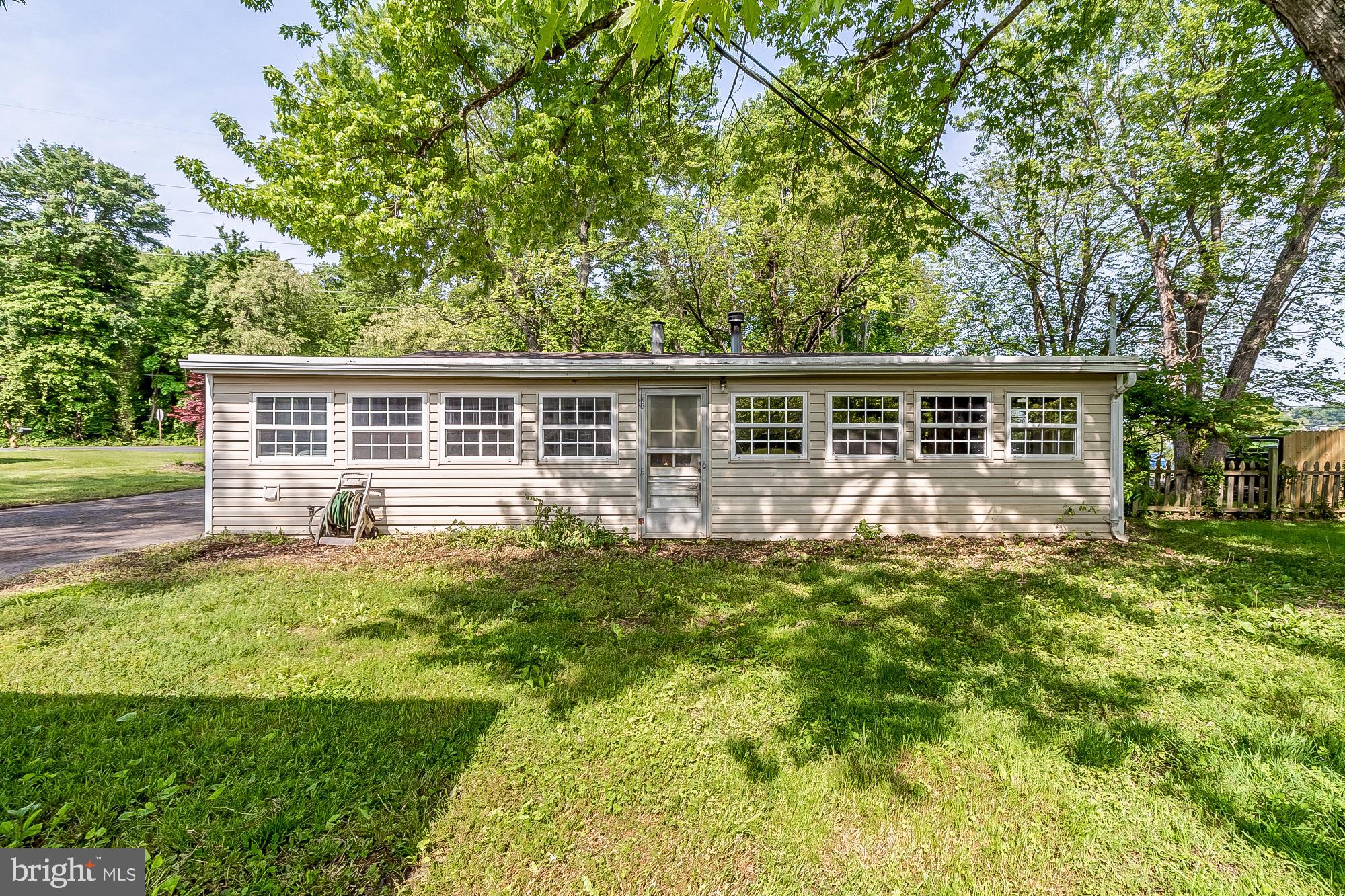 325 Flying Point Road Edgewood, MD 21040 - Photo 25 of 31 Exterior view of the two back rooms