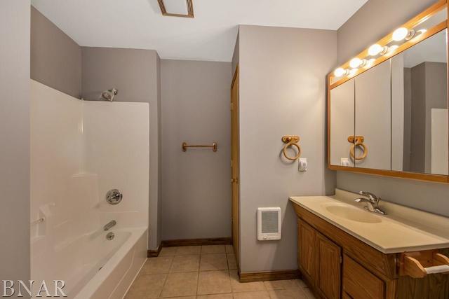 25621 Longview Road Hopedale, IL 61747 - Photo 18 of 36