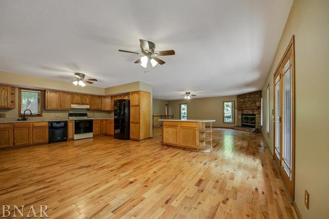 25621 Longview Road Hopedale, IL 61747 - Photo 8 of 36