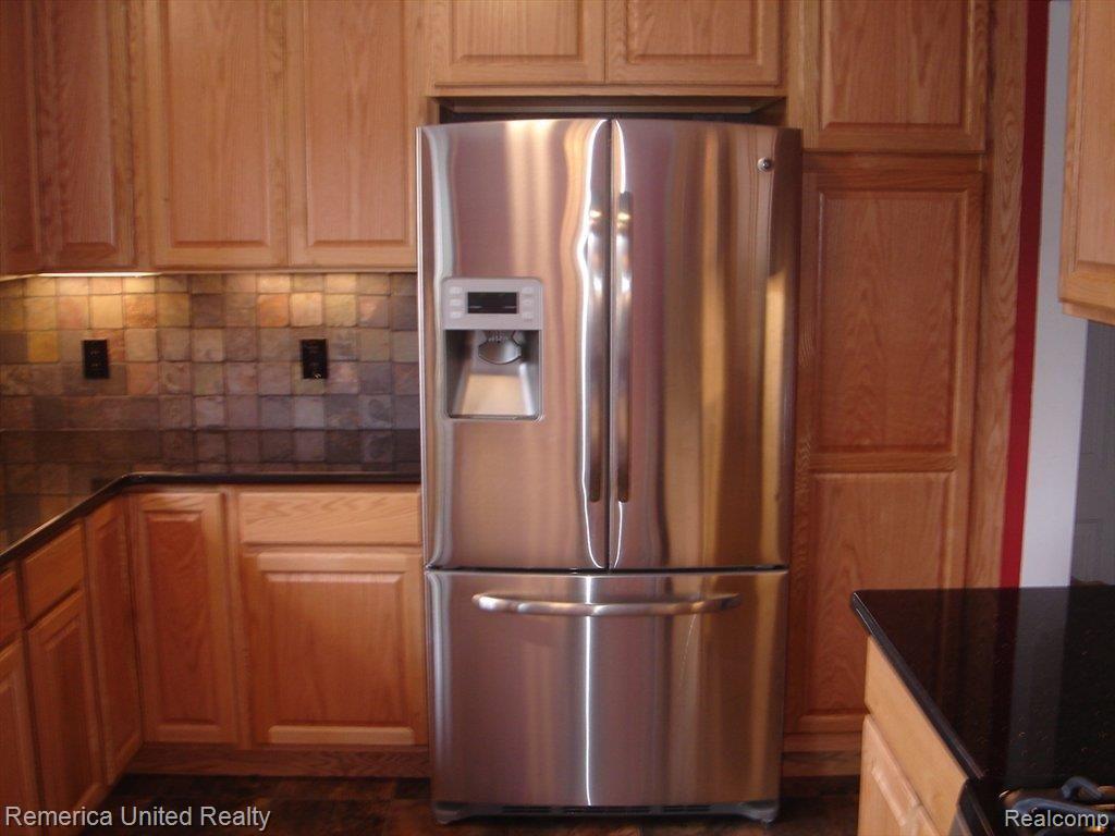 645 East Allen Road Howell, MI 48855 - Photo 4 of 10 kitchen 3.JPG