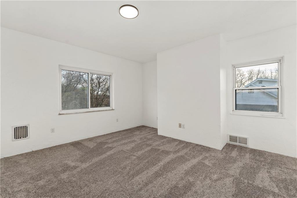 58 Locust Street McKees Rocks, PA 15136 - Photo 21 of 37 an empty room with windows