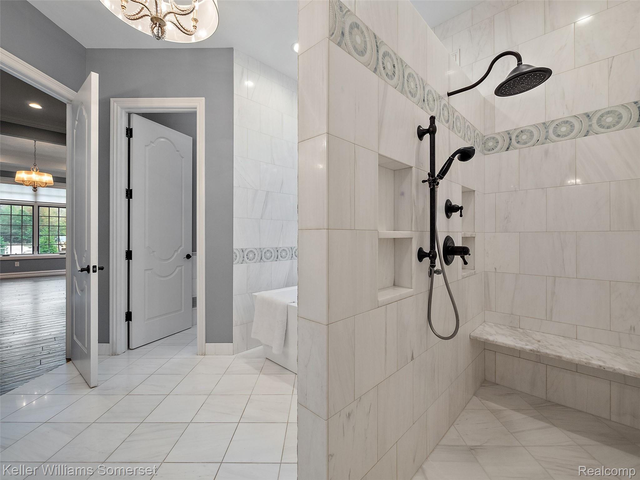6097 Evanswood Road Troy, MI 48085 - Photo 45 of 86 39.jpg