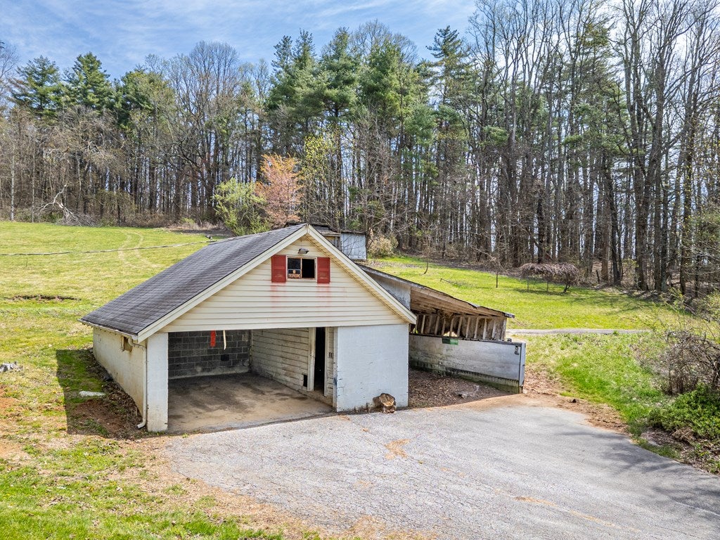 199 Ranger Road, Unit 1 2 3 4 5 6 Fancy Gap, VA 24328 - Photo 38 of 44 Gallery Image 38