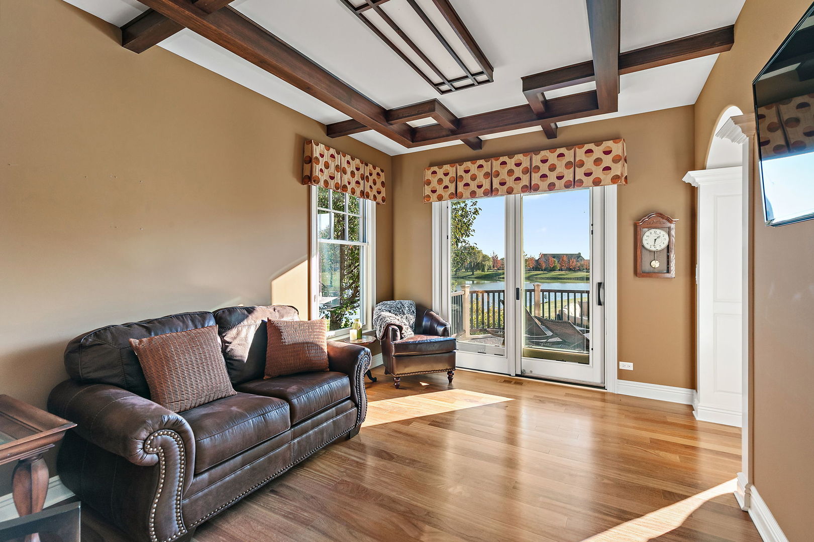 3660 Broadleaf Avenue Elgin, IL 60124 - Photo 26 of 84 a living room with furniture and a large window