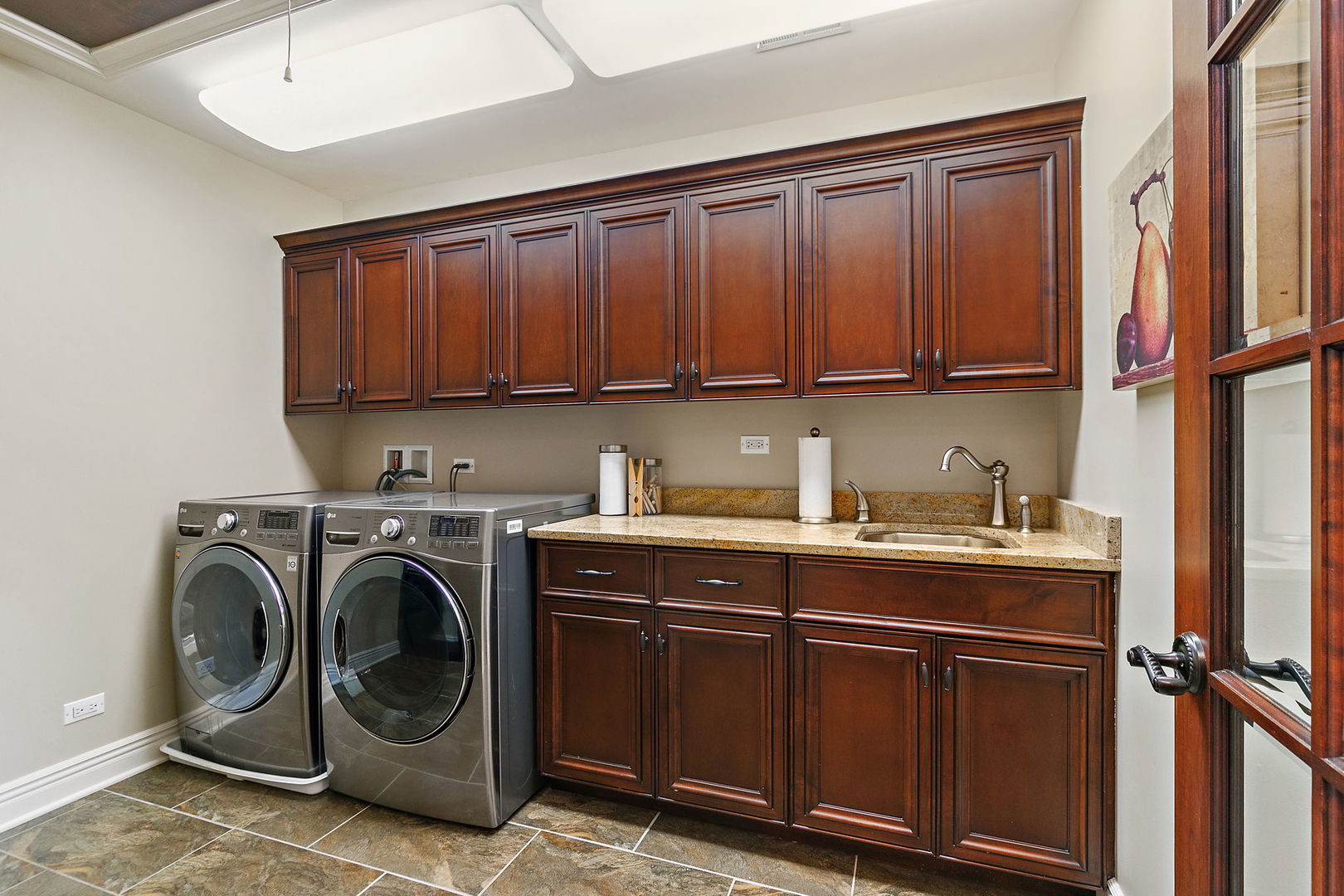 3660 Broadleaf Avenue Elgin, IL 60124 - Photo 35 of 84 a utility room with sink dryer and washer