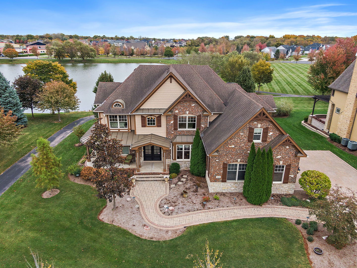 3660 Broadleaf Avenue Elgin, IL 60124 - Photo 72 of 84 an aerial view of a house with outdoor space
